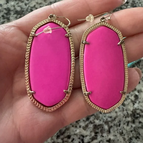 Kendra Scott Pink and Gold Rayne Necklace and Danielle earring set - Picture 4 of 5